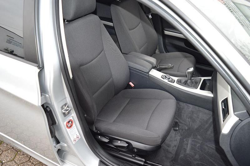 Gebraucht BMW 318 Comfort Edition 143 PS (105 kW) 2010 Silber Limousine