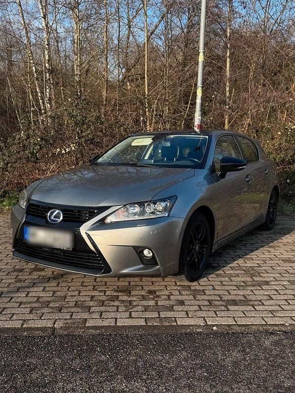 Gebraucht 2016 Lexus CT200h Limited Edition Limousine | 13.900 € - Bild 1/4