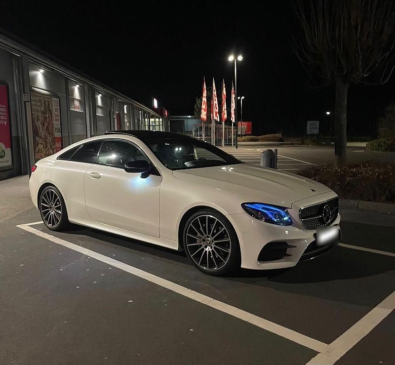 Gebraucht Mercedes E200 AMG line 184 PS (135 kW) 2017 Weiß Coupé