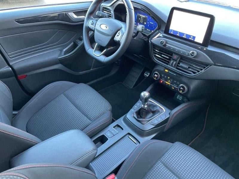 Usado Ford Focus ST-Line 155 CV (114 kW) 2022 Negro Familiar