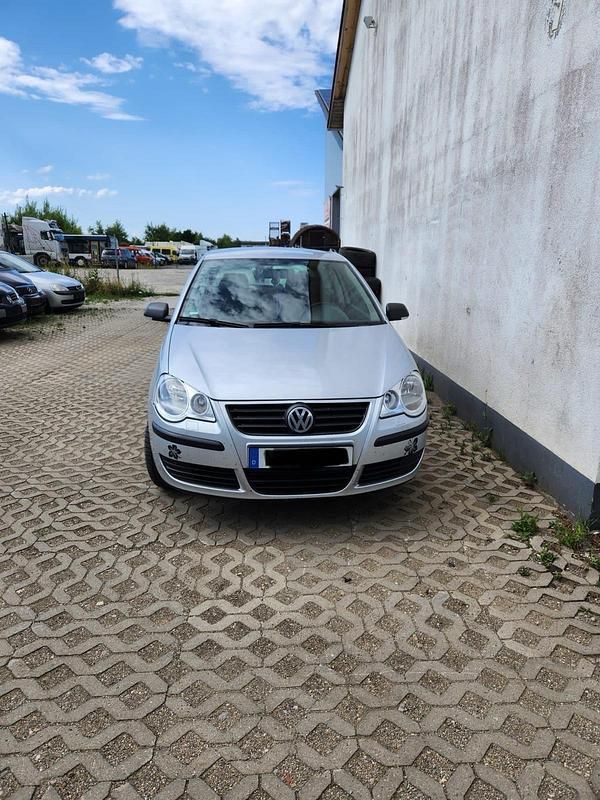 Grau Gebraucht 2005 VW Polo Kleinwagen | 1.850 € (Fairer Preis) - Bild 1/4