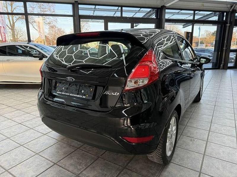 Gebraucht Ford Fiesta Celebration 80 PS (58 kW) 2017 Schwarz Kleinwagen