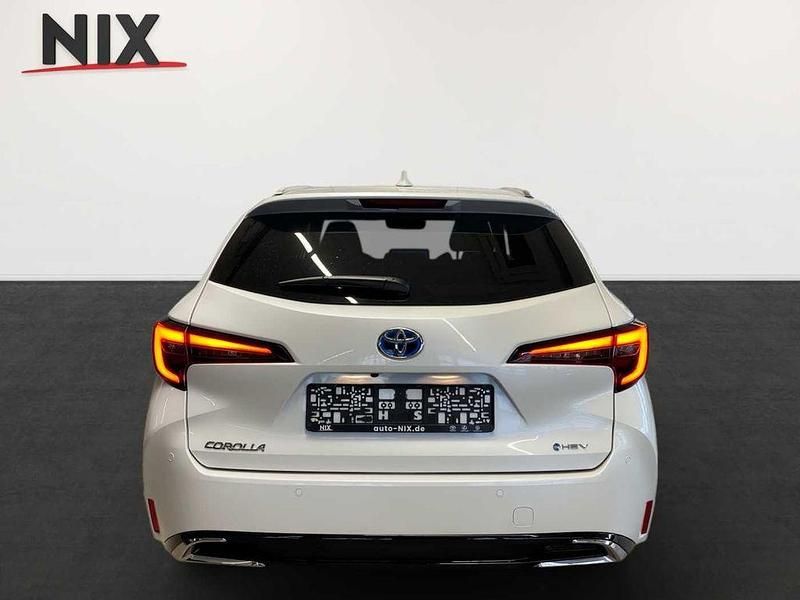 Neu Toyota Corolla 140 PS (102 kW) 2025 Weiß Kombi