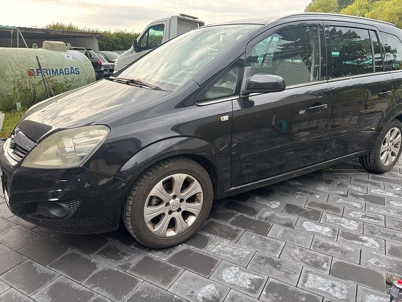 Schwarz Gebraucht 2008 Opel Zafira Van / Kleinbus | 1.800 € (Superpreis) - Bild 1/4