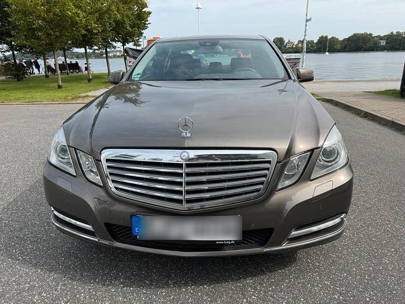 Gebraucht 2010 Mercedes E200 Limousine | 5.999 € (Superpreis) - Bild 1/4
