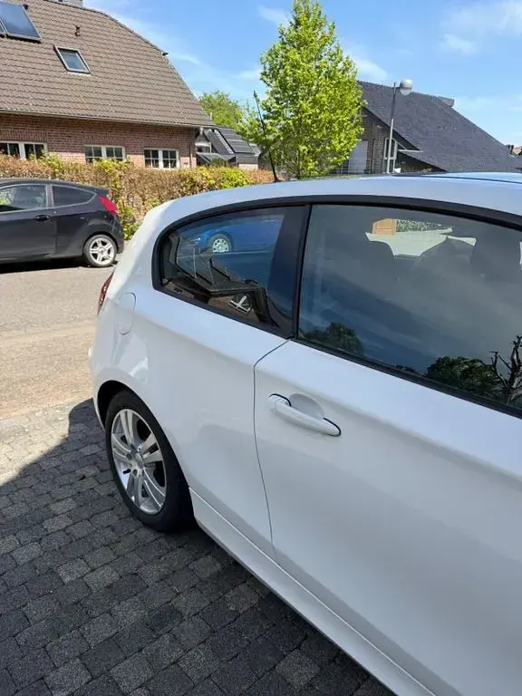 Gebraucht BMW 118 143 PS (105 kW) 2008 Weiß Kleinwagen