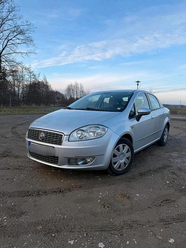 Gebraucht Fiat Linea 120 PS (88 kW) 2008 Grau Limousine