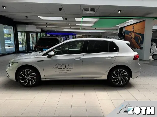Gebraucht VW Golf VIII Business 150 PS (110 kW) 2022 Silber Limousine