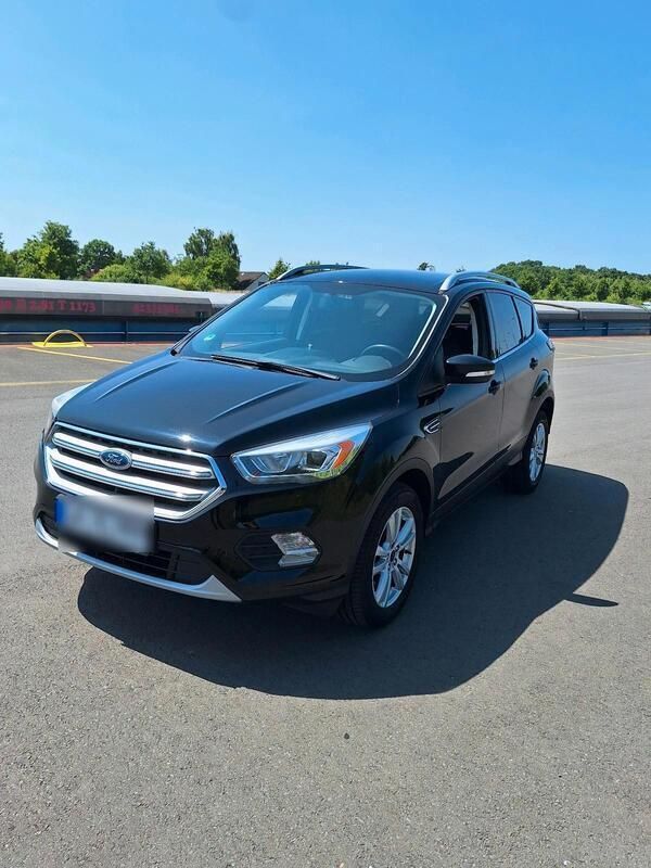 Schwarz Gebraucht 2017 Ford Kuga Cool & Connect SUV | 12.900 € (Fairer Preis) - Bild 1/4