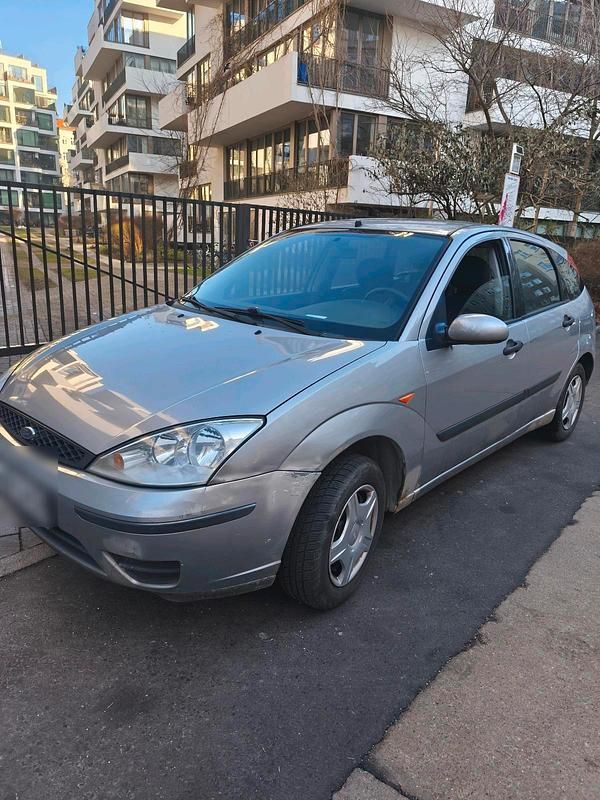 Silber Gebraucht 2004 Ford Focus Kleinwagen | 620 € (Superpreis) - Bild 1/4