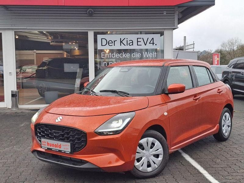 Neu Suzuki Swift Club 83 PS (61 kW) 2025 Orange Kleinwagen