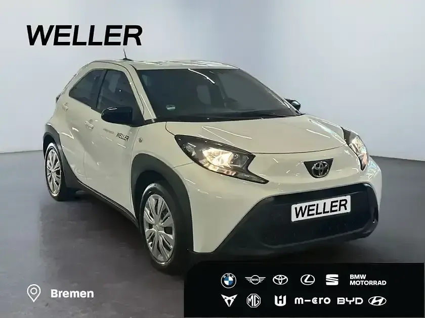 Gebraucht Toyota Aygo Play 72 PS (52 kW) 2025 Schneeweiß Kleinwagen