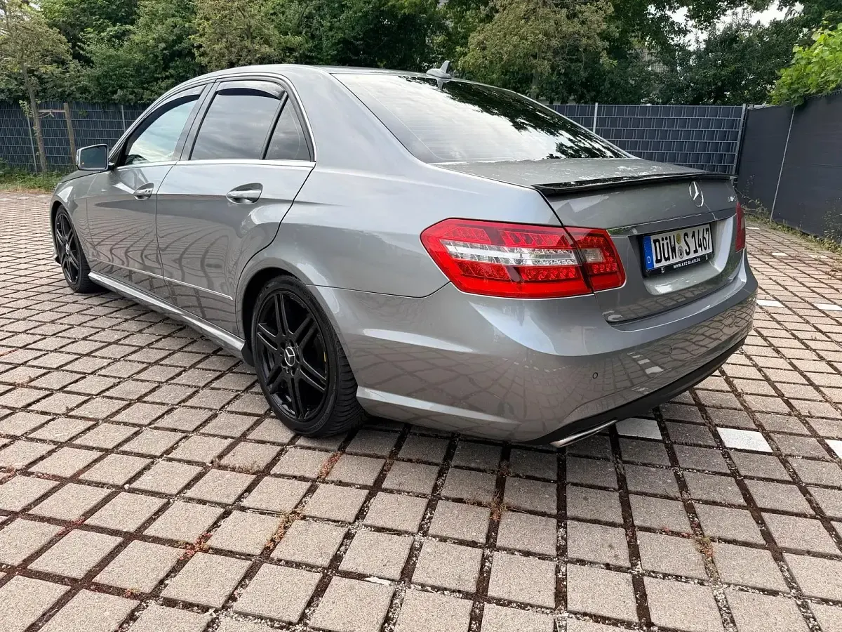 Gebraucht Mercedes E350 AMG 265 PS (194 kW) 2013 Grau Limousine