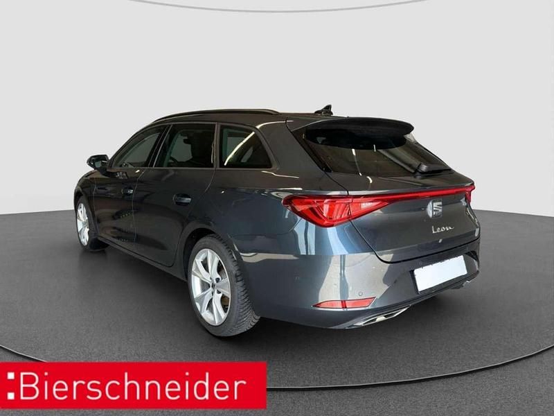 Grau Gebraucht 2024 Seat Leon FR Kombi | 28.450 € (Fairer Preis) - Bild 1/1