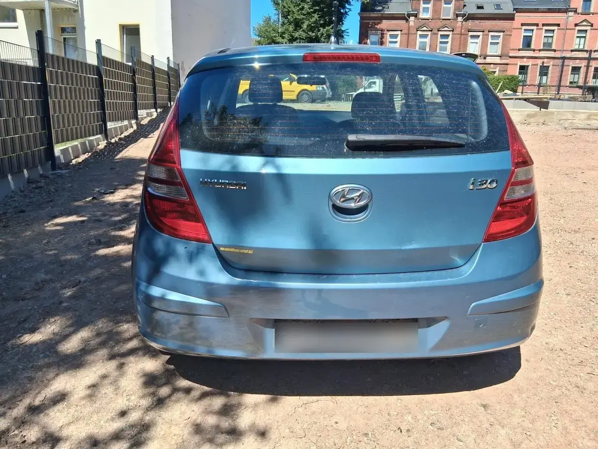 Gebraucht Hyundai i30 109 PS (80 kW) 2009 Blau Limousine