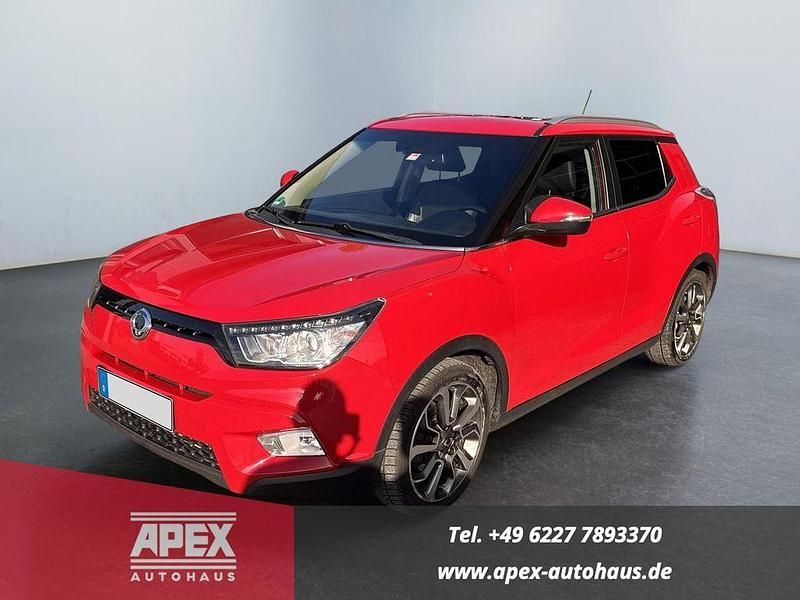 Rot saphire Gebraucht 2015 Ssangyong (KGM) Tivoli Sapphire SUV | 9.999 € - Bild 1/4