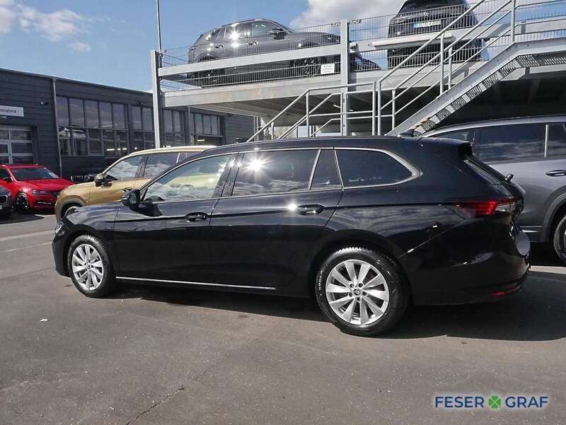 Gebraucht Skoda Superb Selection 150 PS (110 kW) 2024 Onyxschwarz metallic Kombi