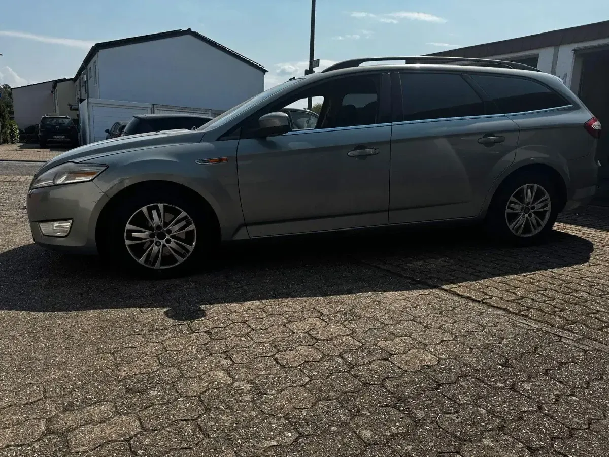Gebraucht Ford Mondeo 140 PS (102 kW) 2009 Grau Kombi