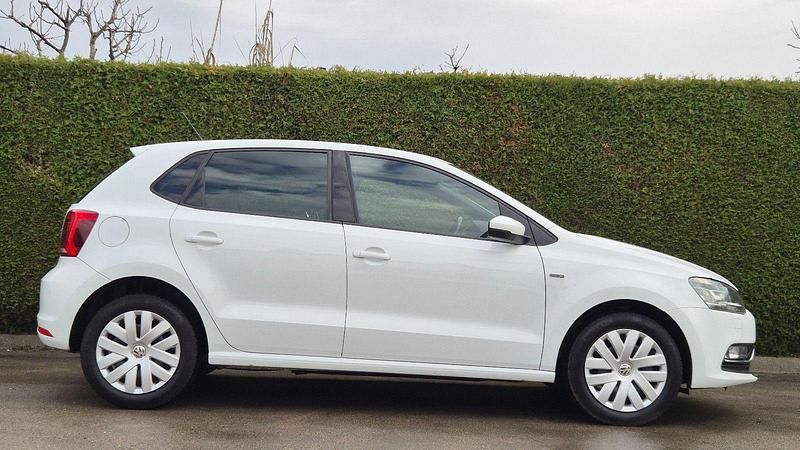 Gebraucht VW Polo 90 PS (66 kW) 2015 Weiß Kleinwagen