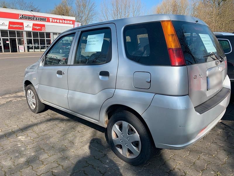 Gebraucht Subaru Justy 90 PS (66 kW) 2003 Silber Kleinwagen