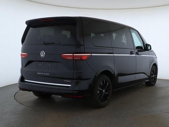 Second-hand VW Multivan Style 218 CP (160 kW) 2023 Negru Monovolum