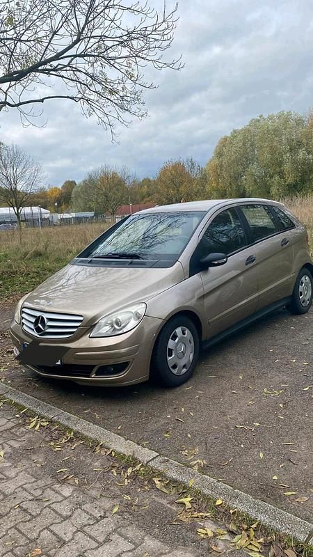 Gold Gebraucht 2006 Mercedes B180 Van / Kleinbus | 3.700 € (Guter Preis) - Bild 1/4