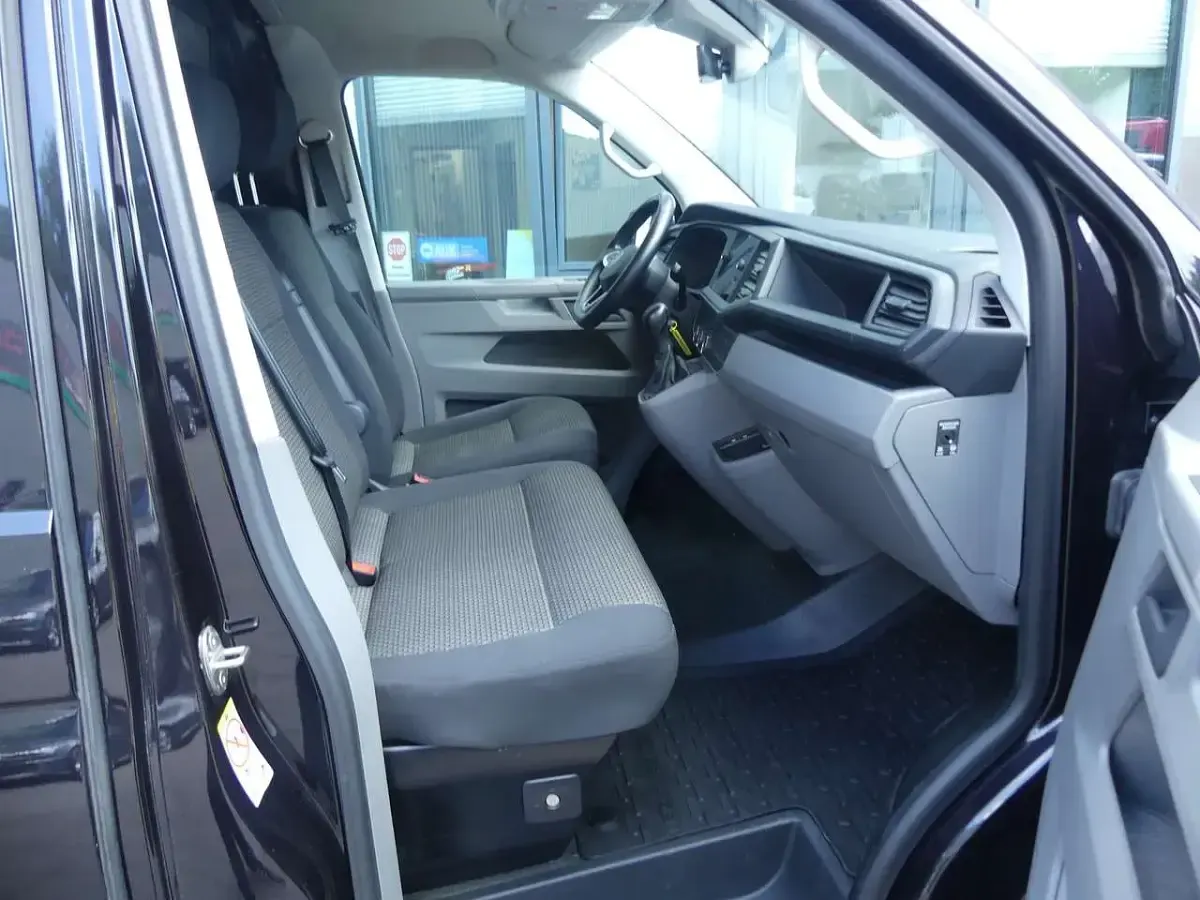 Gebraucht VW Transporter 150 PS (110 kW) 2023 Deep black perleffekt Van