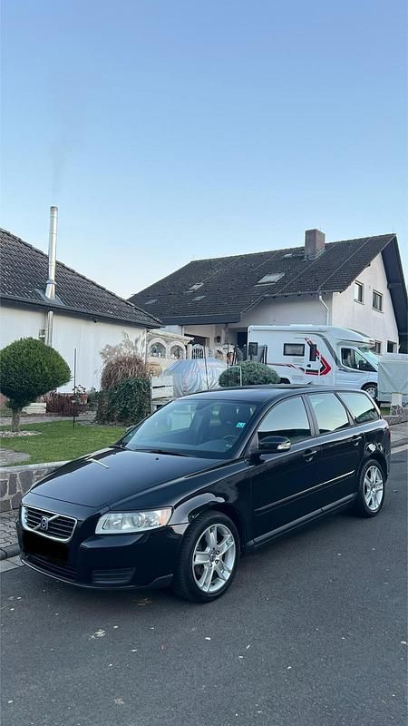 Schwarz Gebraucht 2008 Volvo V50 Kombi | 2.500 € (Fairer Preis) - Bild 1/4