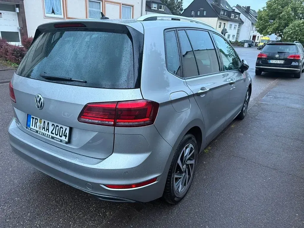 Używany VW Golf VII Join 150 KM (110 kW) 2018 Srebrny Sedan/Limuzyna