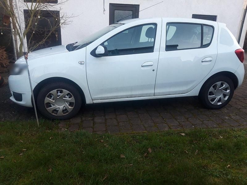 Gebraucht Dacia Sandero 73 PS (53 kW) 2016 Weiß Kleinwagen