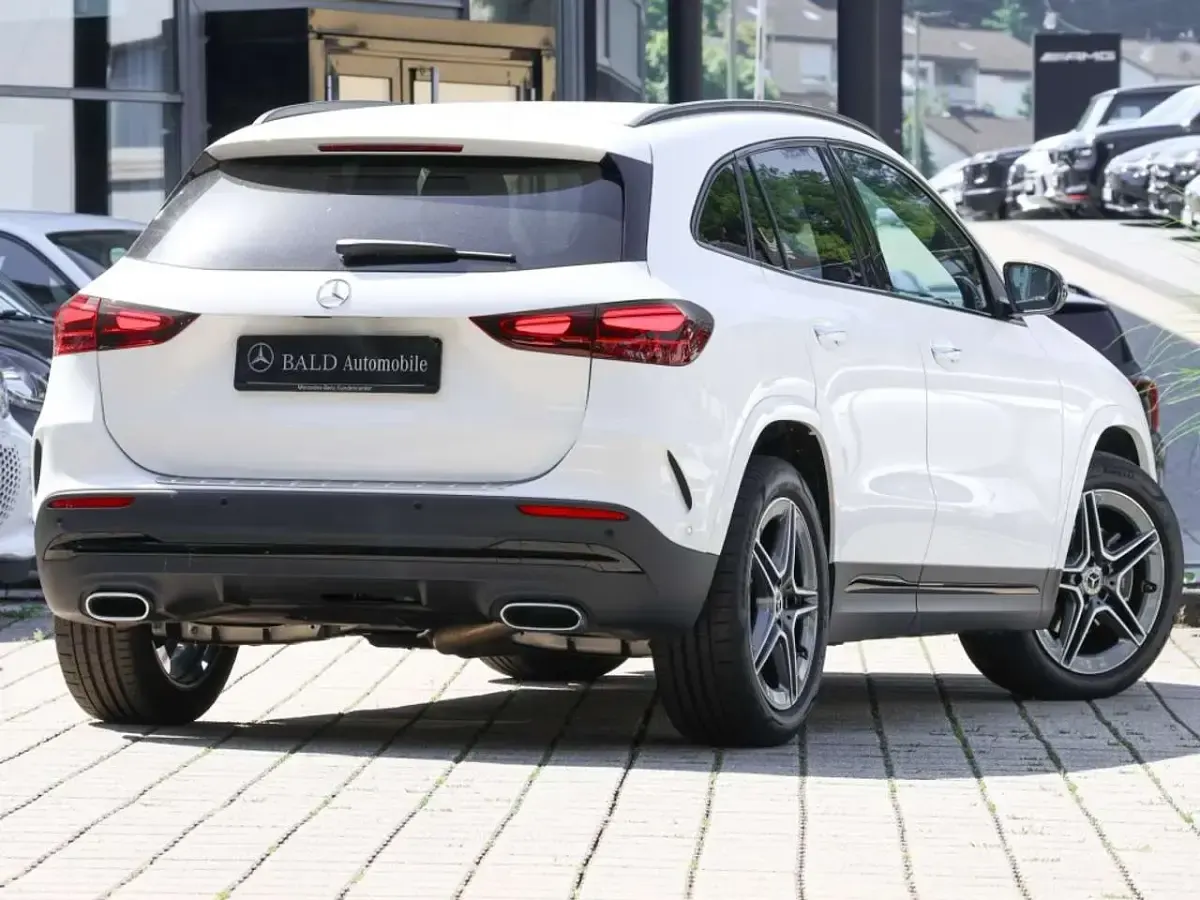Gebraucht Mercedes GLA220 AMG 190 PS (139 kW) 2025 Weiss polarweiß uni SUV