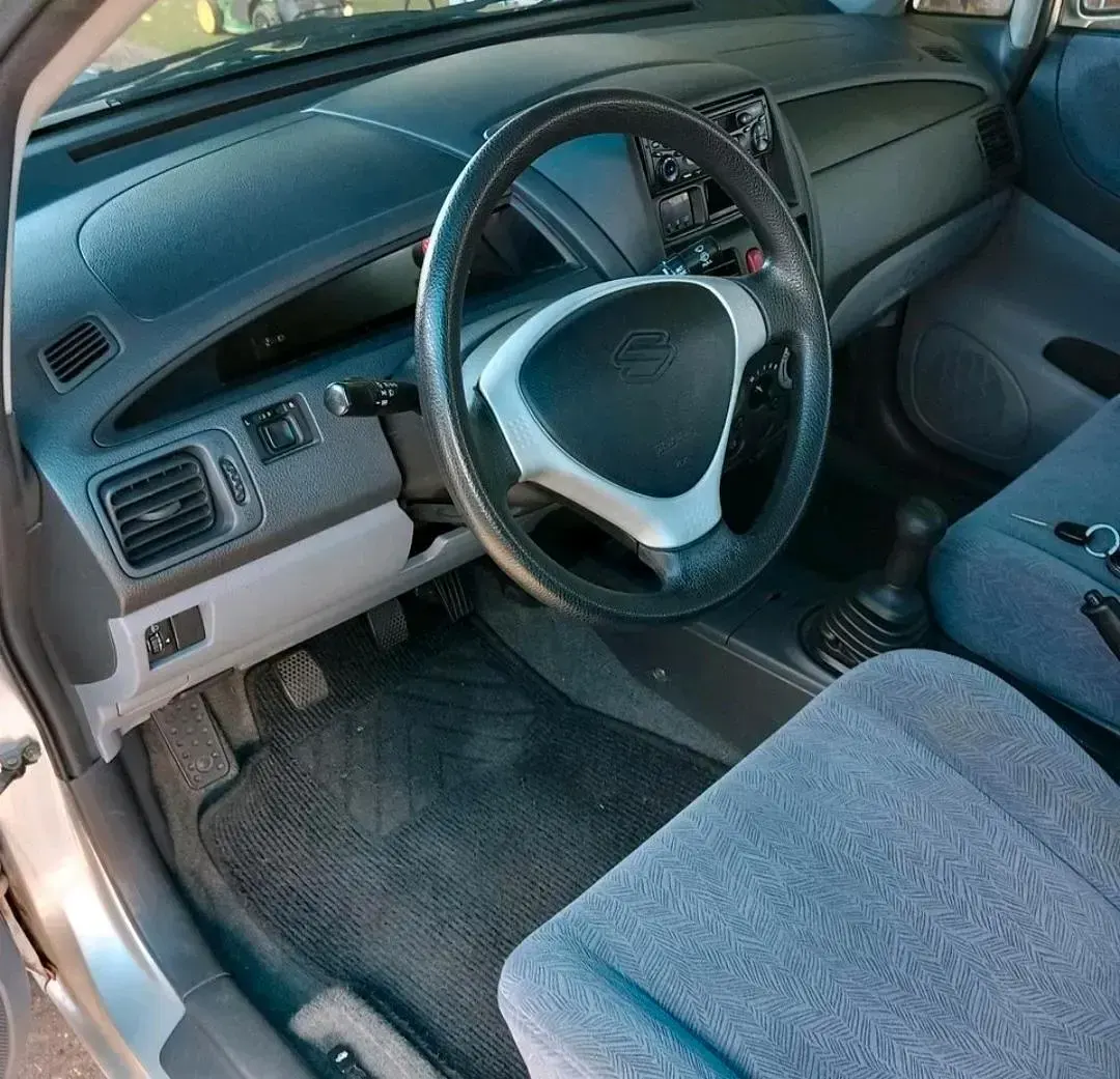 Gebraucht Suzuki Liana 103 PS (75 kW) 2002 Silber Limousine