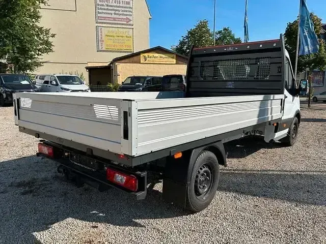 Gebraucht Ford Transit Trend 170 PS (125 kW) 2024 Weiß Van