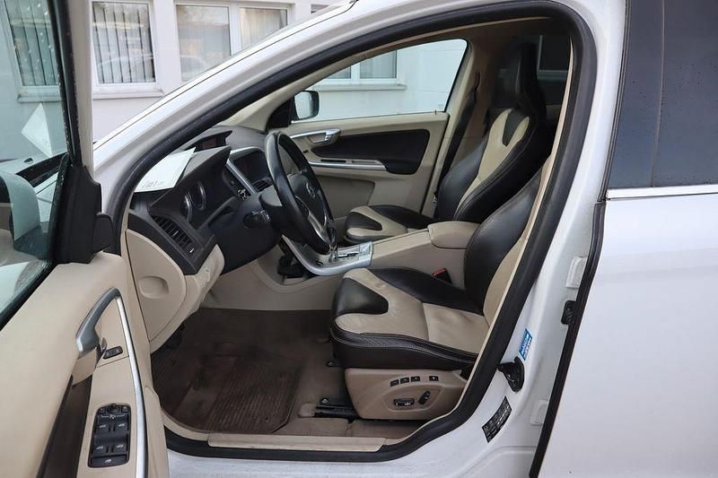 Gebraucht Volvo XC60 Summum 163 PS (119 kW) 2010 Weiß SUV