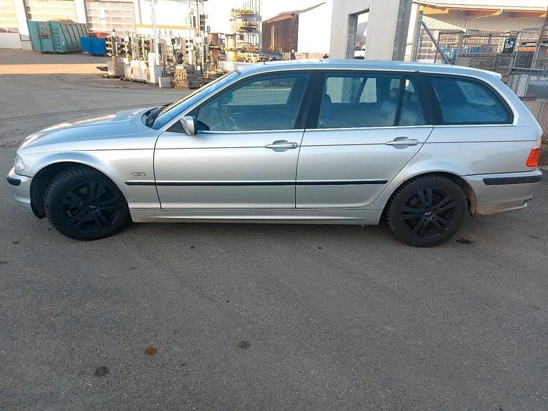Gebraucht BMW 320 170 PS (125 kW) 2001 Silber Kombi