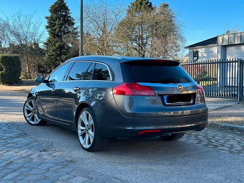 Gebraucht Opel Insignia 160 PS (117 kW) 2012 Grau Kombi