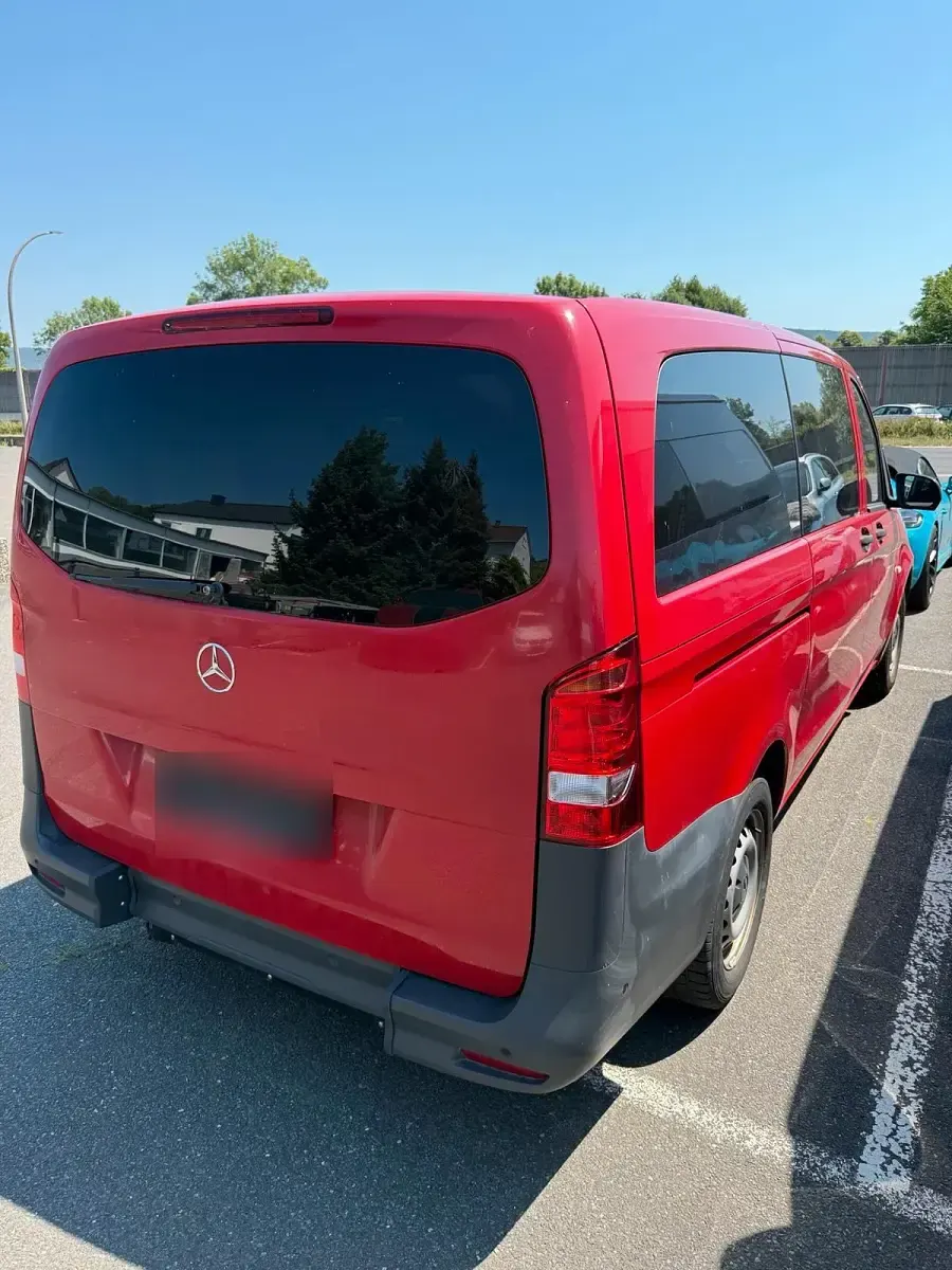 Gebraucht Mercedes Vito 136 PS (100 kW) 2022 Rot Van