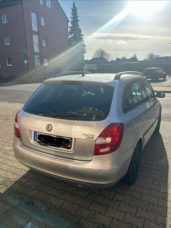 Gebraucht Skoda Fabia 60 PS (44 kW) 2008 Silber Kombi