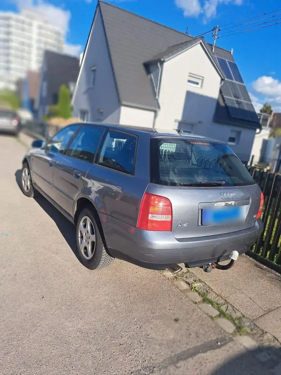 Gebraucht Audi A4 102 PS (75 kW) 2001 Silber Kombi