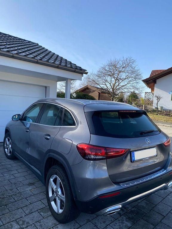 Gebraucht Mercedes GLA220 Progressive 190 PS (139 kW) 2022 Grau SUV
