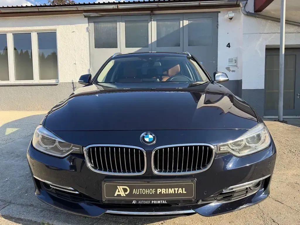 Gebraucht BMW 325 Luxury Line 218 PS (160 kW) 2014 Blau Kombi