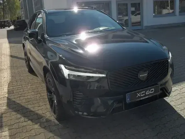 Gebraucht Volvo XC60 Plus 250 PS (183 kW) 2025 Schwarz SUV