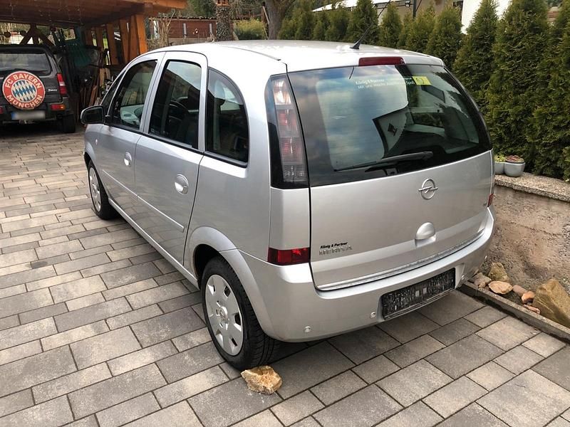 Używany Opel Meriva 105 KM (77 kW) 2008 Srebrny Minivan
