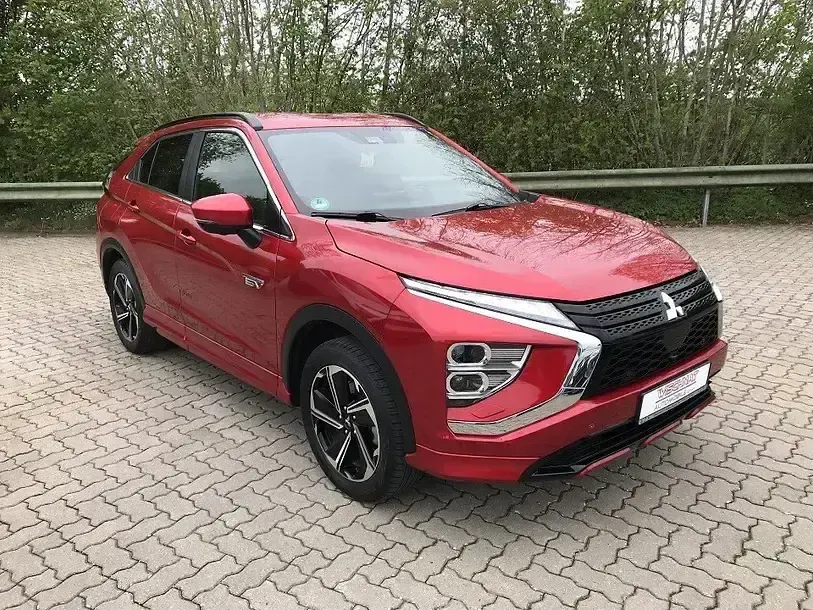 Gebraucht Mitsubishi Eclipse Cross Plus 98 PS (72 kW) 2022 Dynamik rot (d) SUV
