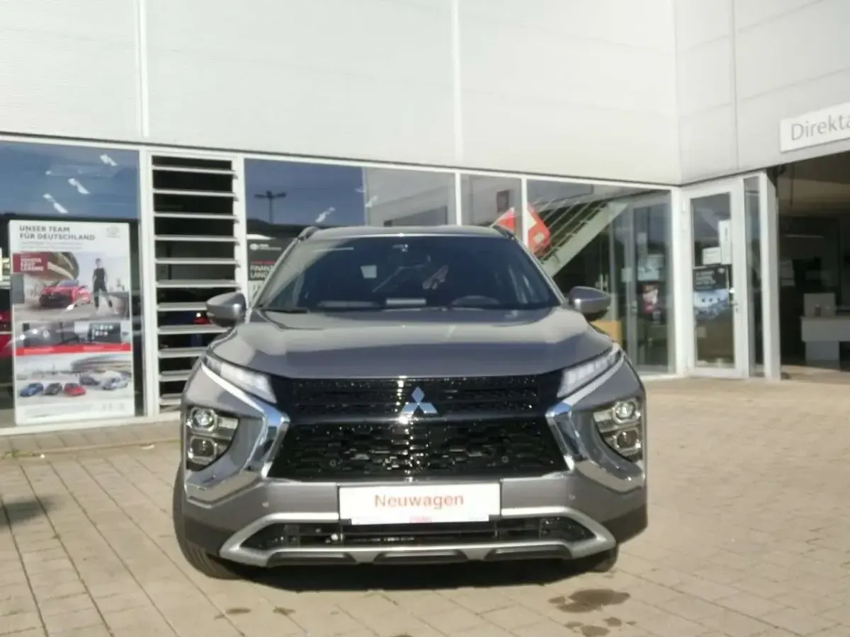 Begagnad Mitsubishi Eclipse Cross Plus 188 HK (138 kW) 2023 Grå SUV