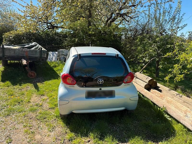 Gebraucht Toyota Aygo 67 PS (49 kW) 2005 Blau Kleinwagen