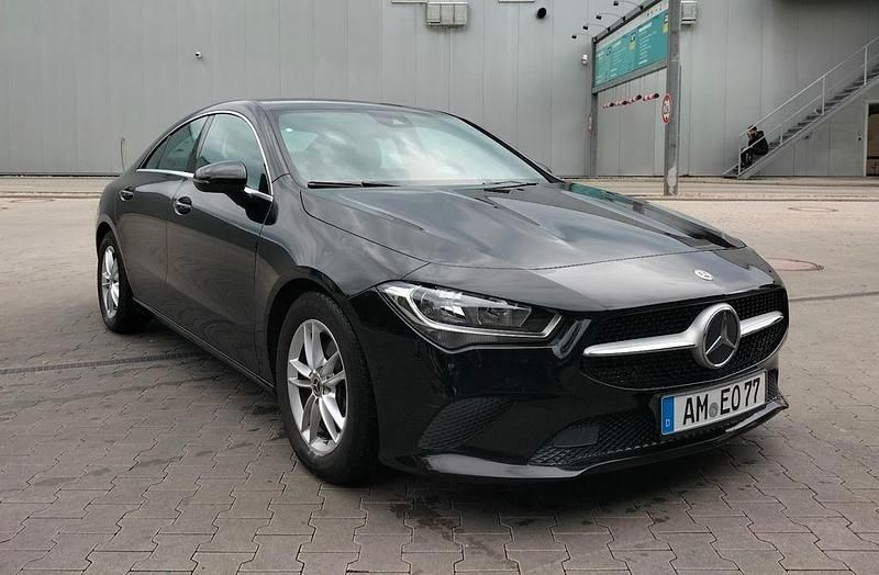 Schwarz Gebraucht 2020 Mercedes CLA180 Limousine | 22.900 € (Guter Preis) - Bild 1/3