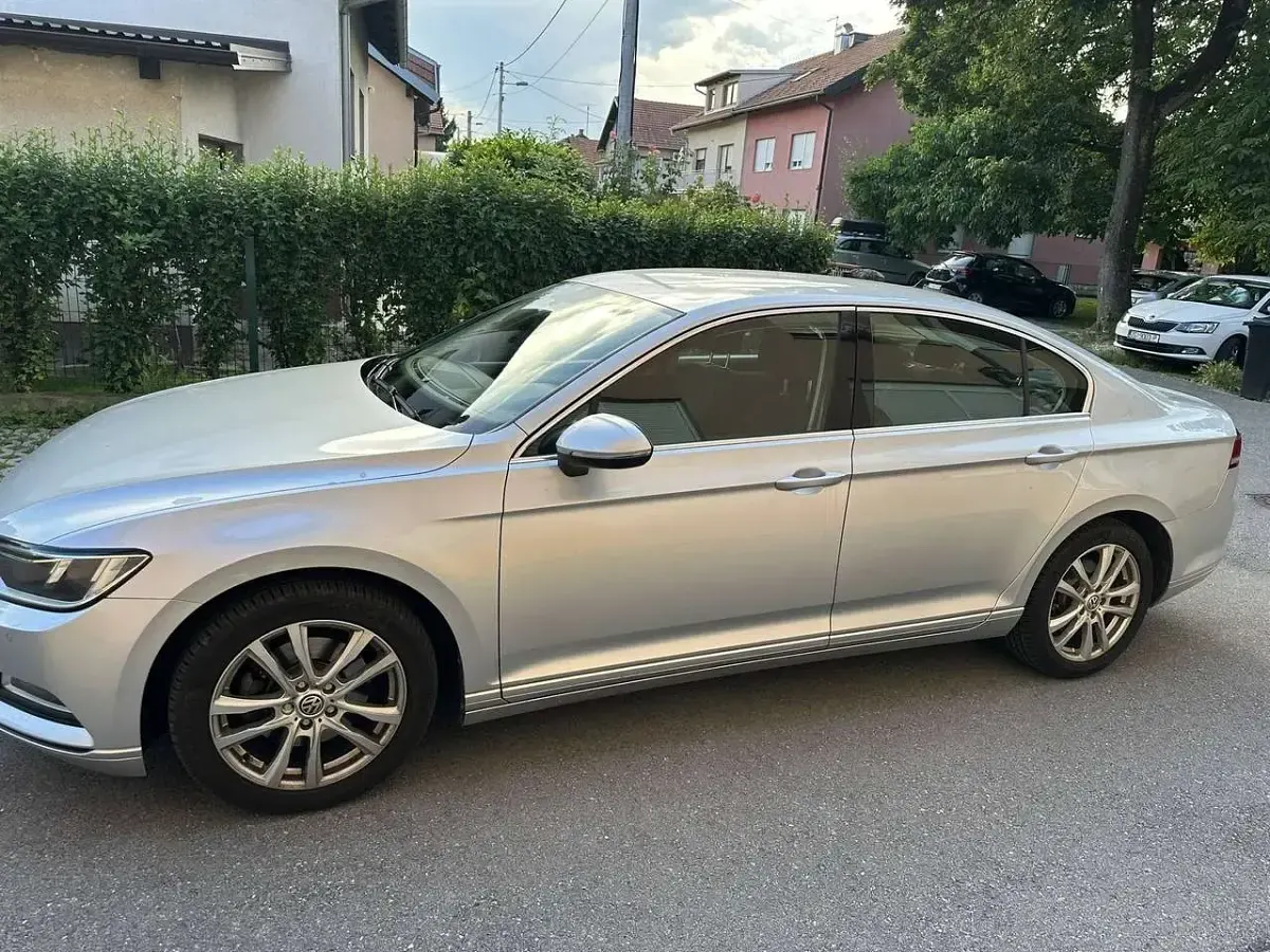 Gebraucht VW Passat Comfortline 110 PS (80 kW) 2017 Silber Limousine
