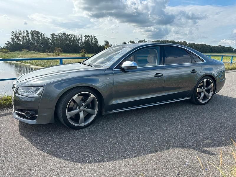 Usata Audi S8 520 CV (382 kW) 2014 Argento Berlina