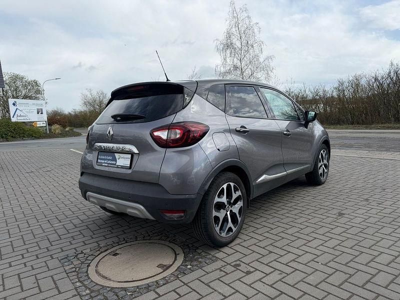Używany Renault Captur Collection 150 KM (110 kW) 2019 Czarny SUV